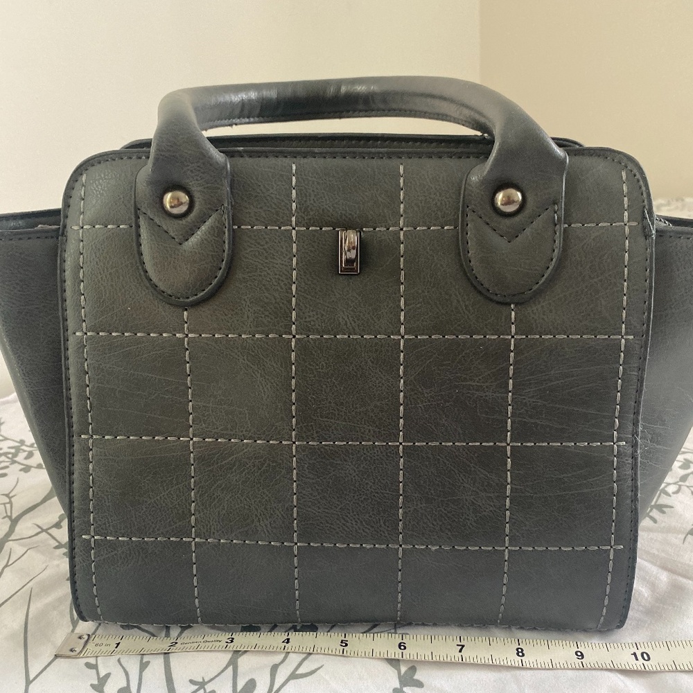 Gray ladies purse